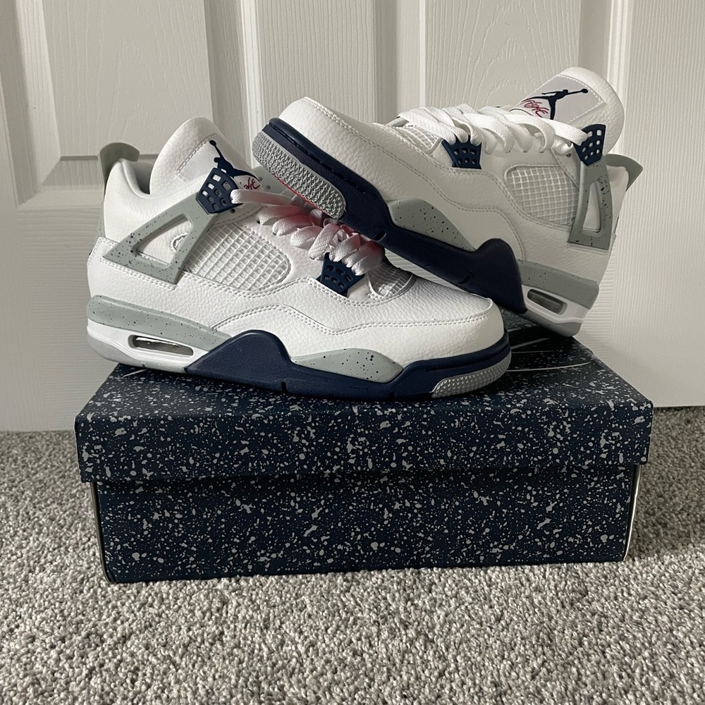 Jordan retro 4 midnight Navy